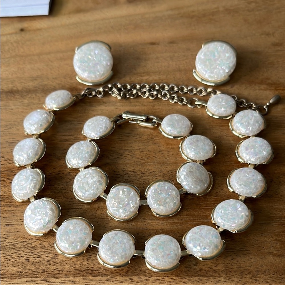 Elegant Estate Vintage White Mother of Pearl Jewelry Set Gorgeous